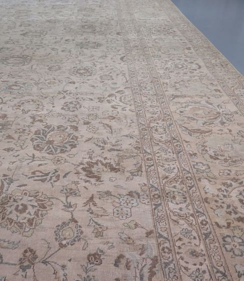 Large 1930s Kashan Carpet